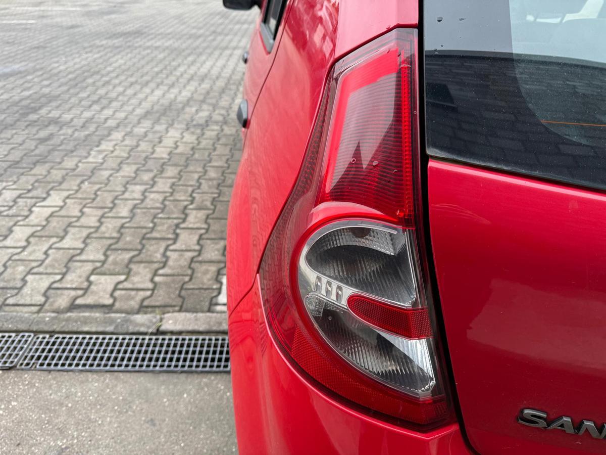 Dacia Sandero SD original Rücklicht Rückleuchte links BJ09